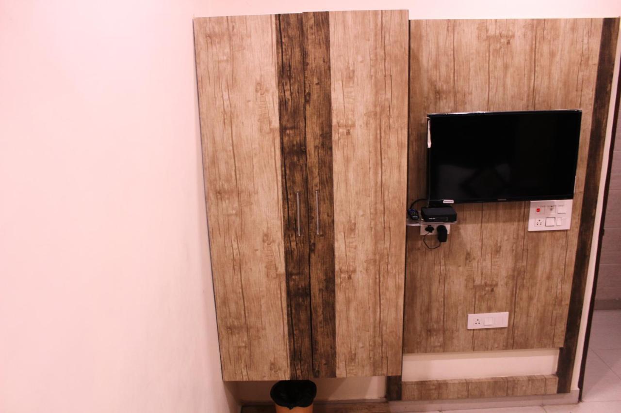 Shree Krishna Hotels Amritsar Bagian luar foto