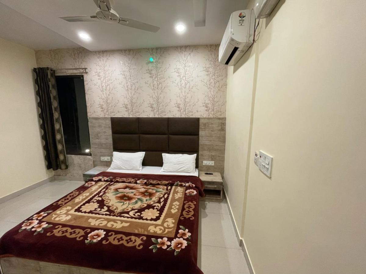 Shree Krishna Hotels Amritsar Bagian luar foto
